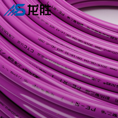 地?zé)徜伒匕搴眠€是地磚好？4大點(diǎn)全方位評(píng)測(cè)助你選擇！